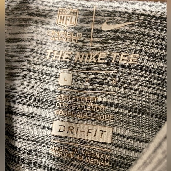 THE NIKE TEE ON FIELD APPAREL PATRIOTS NFL SHIRT SIZE LARGE - Picture 2 of 6